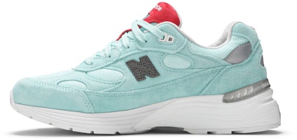 KITH x New Balance 992 'Kithmas Koleksi - Light Reef' M992KL Lookbook KITH x New Balance 992 'Kithmas Koleksi - Light Reef' M992KL