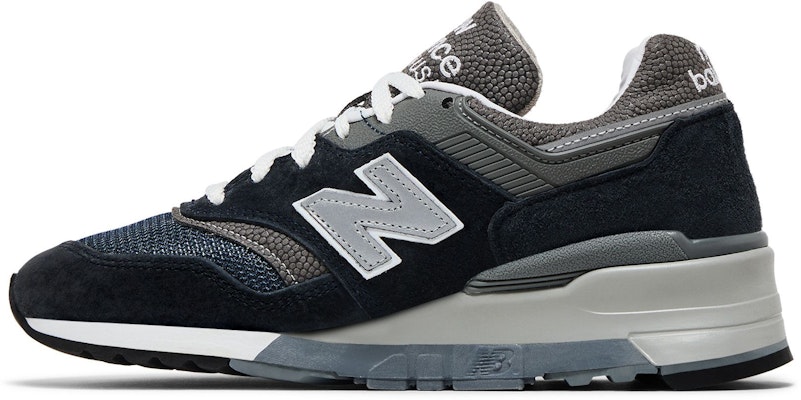 KITH x New Balance 997「海军蓝」 M997NV Lookbook KITH x New Balance 997「海军蓝」 M997NV