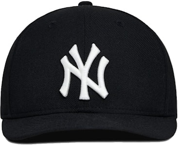 키쓰 x 뉴에라 로우 프로필 59FIFTY 양키스 블랙 캡
Buy 키쓰 x 뉴에라 로우 프로필 59FIFTY 양키스 블랙 캡