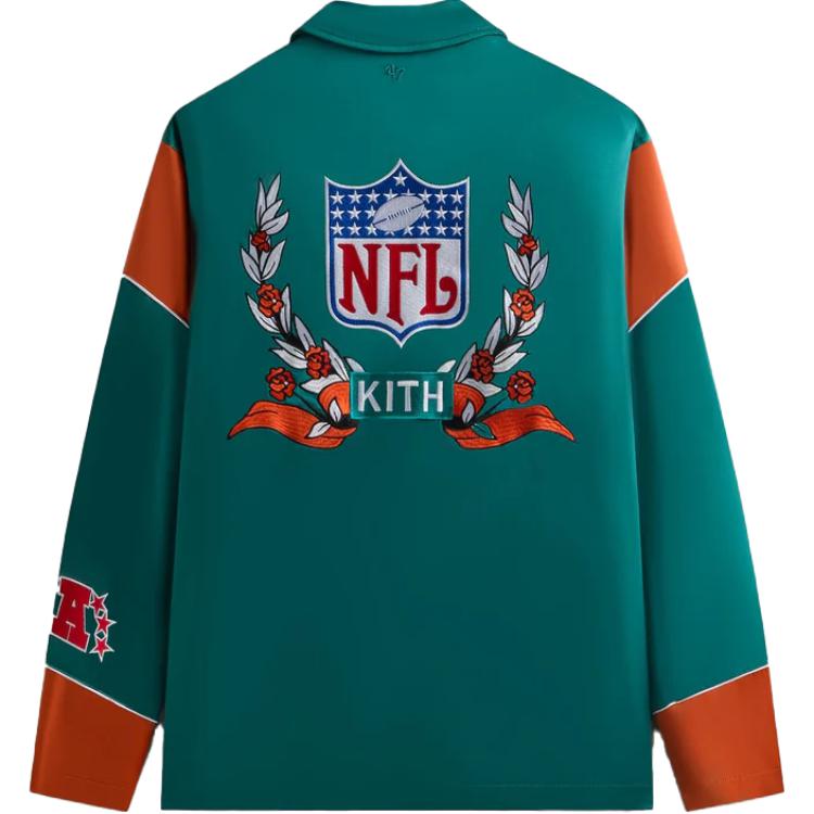 Lookbook KITH x NFL FW24 그린 로고 카라 긴팔 재킷. KHM010688-380