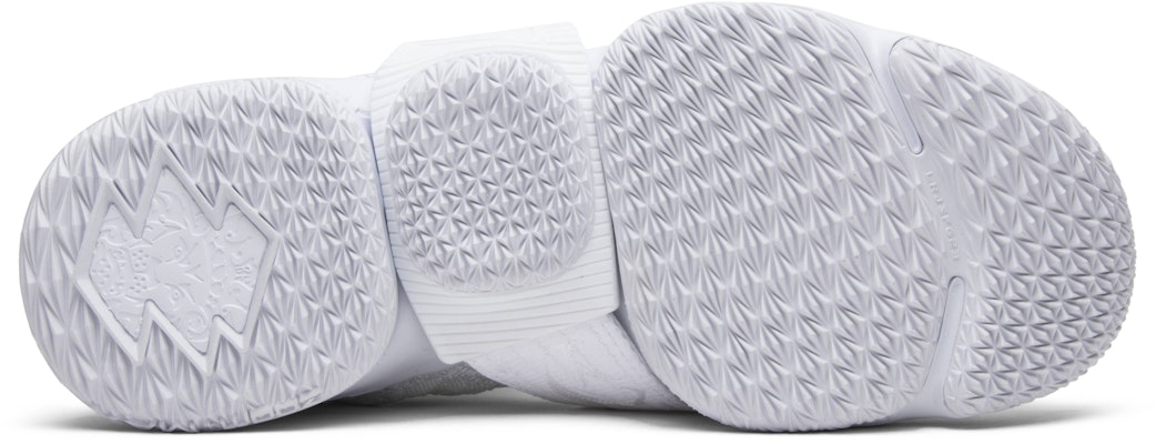 KITH x Nike LeBron 15 Lifestyle 'Kota Malaikat' AO1068-103 Shop KITH x Nike LeBron 15 Lifestyle 'Kota Malaikat' AO1068-103