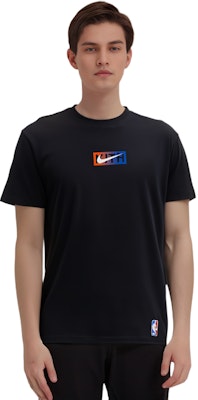 KITH x Nike New York Knicks Gradient Logo Black Retro Tee Short Sleeve. DA1626-010 Shop KITH x Nike New York Knicks Gradient Logo Black Retro Tee Short Sleeve. DA1626-010