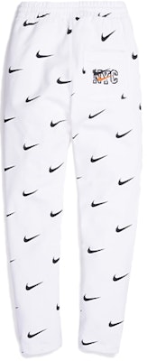 KITH x Nike White New York Knicks Tie-Dye Jogger Pants Unisex NKCZ1792-100 Lookbook KITH x Nike White New York Knicks Tie-Dye Jogger Pants Unisex NKCZ1792-100