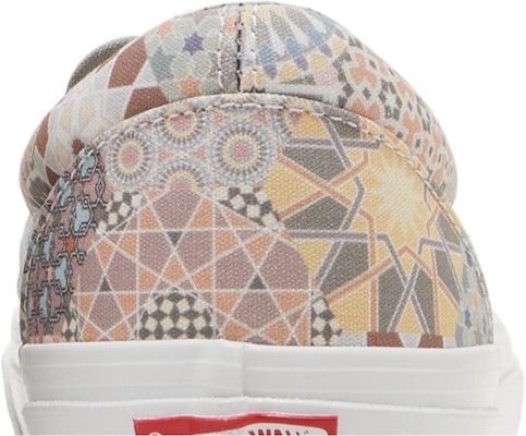 KITH x Vans Vault OG Classic Slip-On LX 'Multi Tile' VN0A45JK6BR Sizing KITH x Vans Vault OG Classic Slip-On LX 'Multi Tile' VN0A45JK6BR