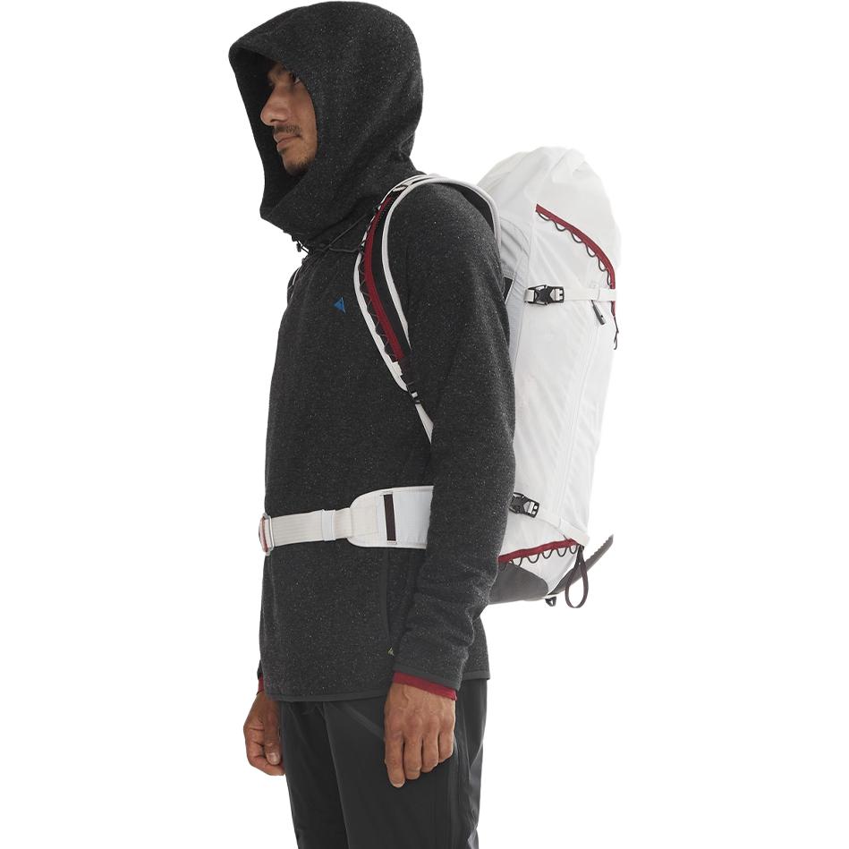 Shop KLATTERMUSEN Falen 金苹果连帽休闲长袖套头衫 20619M