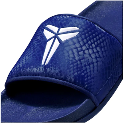 Nike Kobe Offcourt Slide Azul Real Profundo Blanco IF2870-401 Lookbook Nike Kobe Offcourt Slide Azul Real Profundo Blanco IF2870-401