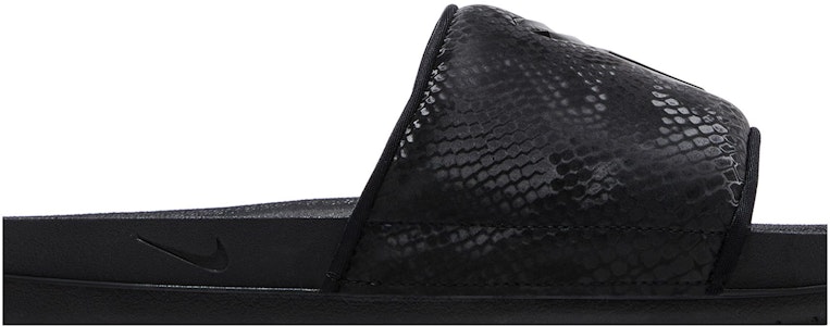 Kobe Bryant x Nike Offcourt Slide ''Triple Black'' Sandal Hitam Triple. IF2870-001 Order Kobe Bryant x Nike Offcourt Slide ''Triple Black'' Sandal Hitam Triple. IF2870-001