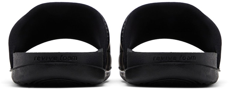 Kobe Bryant x Nike Offcourt Slide ''Triple Black'' Sandal Hitam Triple. IF2870-001 Details for Kobe Bryant x Nike Offcourt Slide ''Triple Black'' Sandal Hitam Triple. IF2870-001