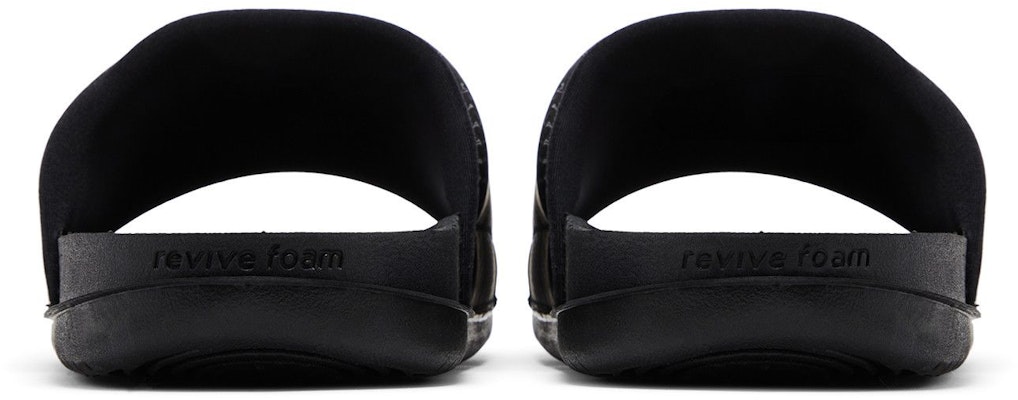 Kobe Bryant x Nike Offcourt Slide 'Triple Black' IF2870-001 Details for Kobe Bryant x Nike Offcourt Slide 'Triple Black' IF2870-001