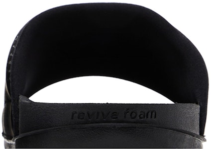 Kobe Bryant x Nike Offcourt Slide ''Triple Black'' Sandal Hitam Triple. IF2870-001 Sizing Kobe Bryant x Nike Offcourt Slide ''Triple Black'' Sandal Hitam Triple. IF2870-001