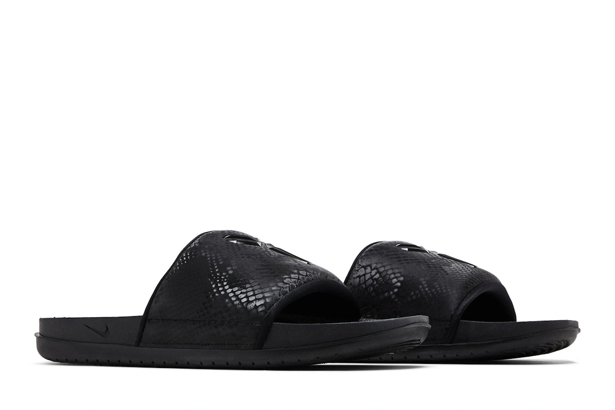 Kobe Bryant x Nike Offcourt Slide 'Triple Black'