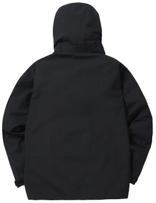 코오롱스포츠 블랙 후드 로고 집업 자켓 V2JGX24121-BLK Lookbook 코오롱스포츠 블랙 후드 로고 집업 자켓 V2JGX24121-BLK