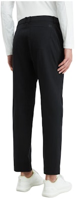 KOLON SPORT Seluar Hitam Kasual Mid-Waist Straight dengan Zip LHLP4MT505 Lookbook KOLON SPORT Seluar Hitam Kasual Mid-Waist Straight dengan Zip LHLP4MT505