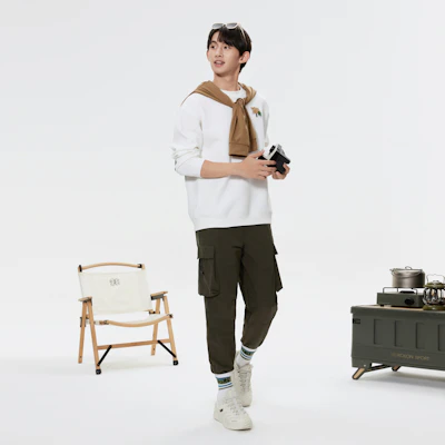 KOLON SPORT 露营男女通用防静电图案圆领卫衣 LUMT4WTT54 Sizing KOLON SPORT 露营男女通用防静电图案圆领卫衣 LUMT4WTT54