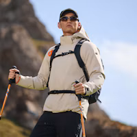 Shop KOLON SPORT 防水防風輕量化外套附標誌設計 登山必備 LHJK4WNT15