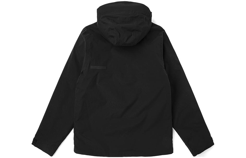 Lookbook LACOSTE 黑色Logo連帽外套SS22 寬鬆版型休閒穿搭外套. BH2513-031