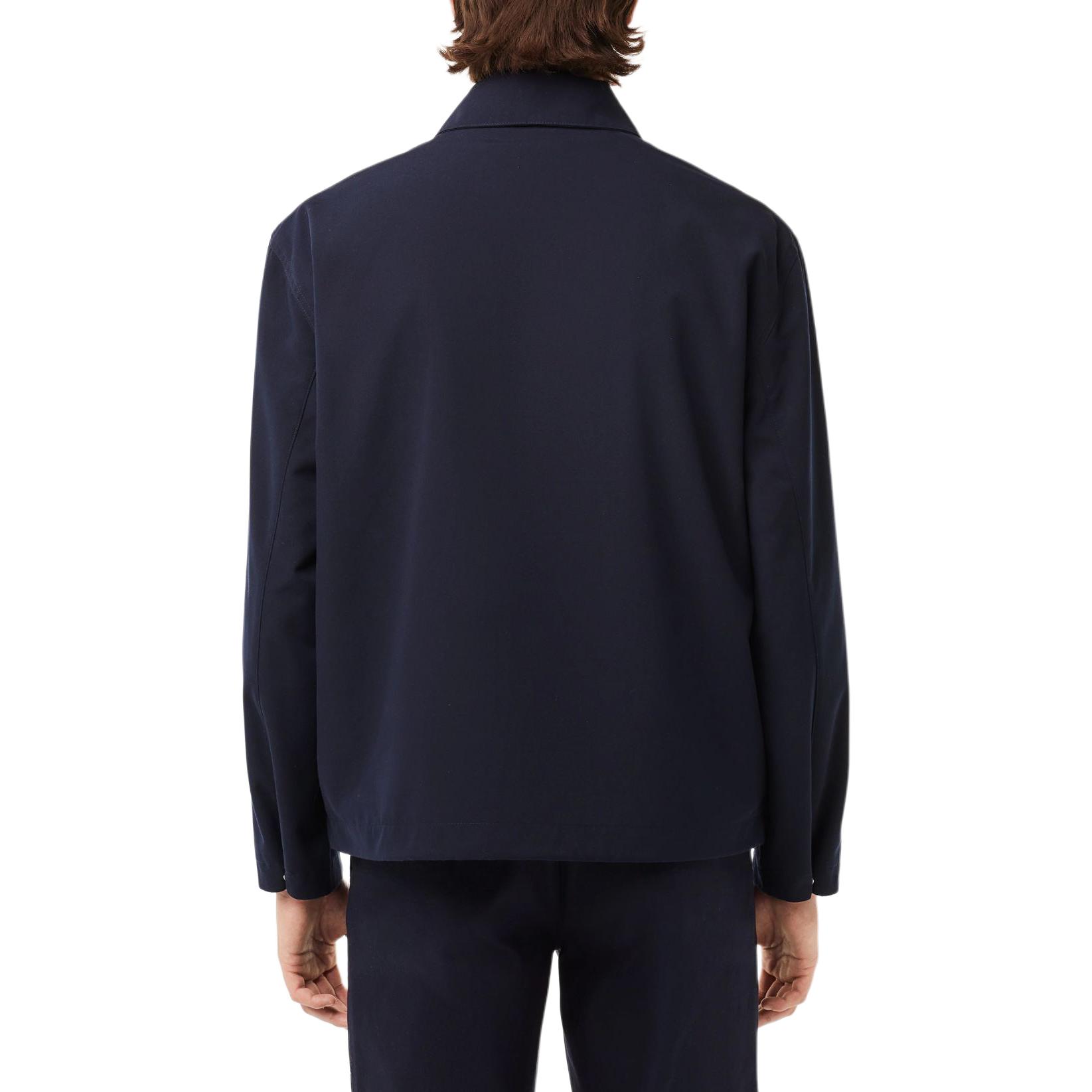 Shop LACOSTE 海軍藍實用夾克，大口袋經典領設計。 BH7277-HDE