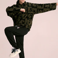 Shop LACOSTE SS23 兔年限定卡通雙面連帽外套 黑色 男女同款 BH7372-V1I