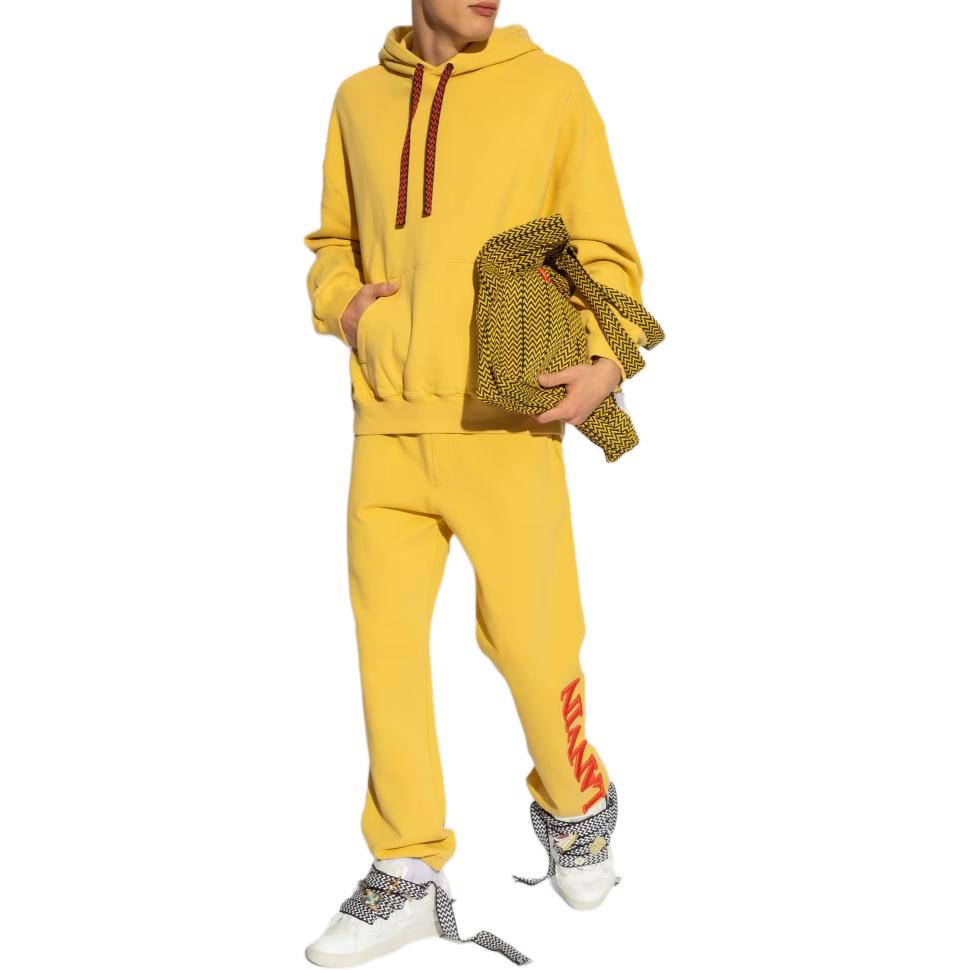 Lookbook Sudadera con capucha amarilla de color sólido Lanvin. RU-HO0005-J115-P24810