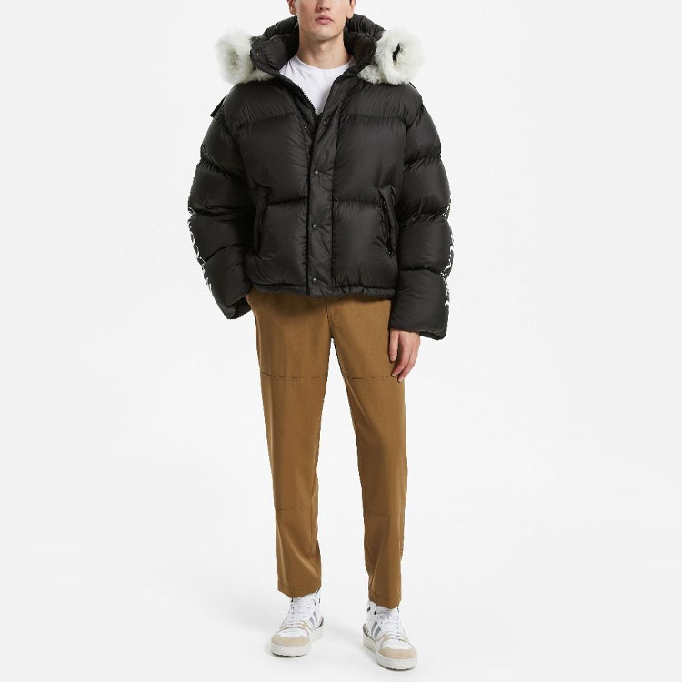 Lookbook Lanvin Jaket Musim Dingin Hitam Hoodie Puffer dengan Desain Huruf. RM-OU0112-O001-H21S1