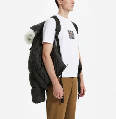 Lanvin Jaket Musim Dingin Hitam Hoodie Puffer dengan Desain Huruf. RM-OU0112-O001-H21S1 Details for Lanvin Jaket Musim Dingin Hitam Hoodie Puffer dengan Desain Huruf. RM-OU0112-O001-H21S1