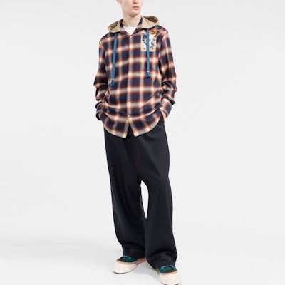 Camisa Roja con Capucha y Mangas Largas Lanvin FW21 Protección Solar Hombre. RM-SI0054-5156-H2129-90 Lookbook Camisa Roja con Capucha y Mangas Largas Lanvin FW21 Protección Solar Hombre. RM-SI0054-5156-H2129-90