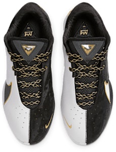 LeBron 22 EP Sepatu Basket HV8453-100 Shop LeBron 22 EP Sepatu Basket HV8453-100