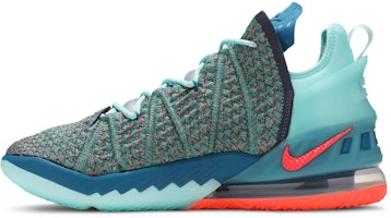 レブロン18 "ファミリー" (LeBron 18 "Family") CQ9283-300 Lookbook レブロン18 "ファミリー" (LeBron 18 "Family") CQ9283-300