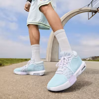 Order LeBron Witness 8 EP Basketballschuhe FB2237-401