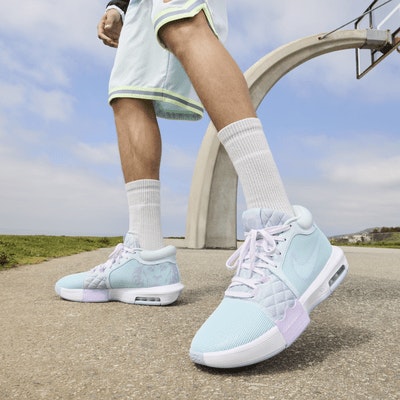 LeBron Witness 8 EP Kasut Sukan Lelaki FB2237-401 Order LeBron Witness 8 EP Kasut Sukan Lelaki FB2237-401