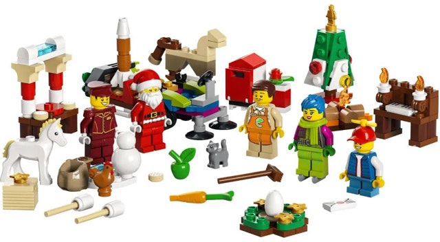 lego-city-2022-advent-calendar-set-60352