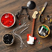 LEGO Ideas Fender Stratocaster Set 21329 Merah/Hitam LEGO_21329 Lookbook LEGO Ideas Fender Stratocaster Set 21329 Merah/Hitam LEGO_21329