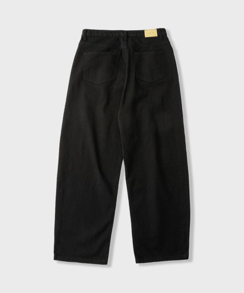 Shop LEIRE Everyday Curved Denim Pants [Black] L25SPPA00301