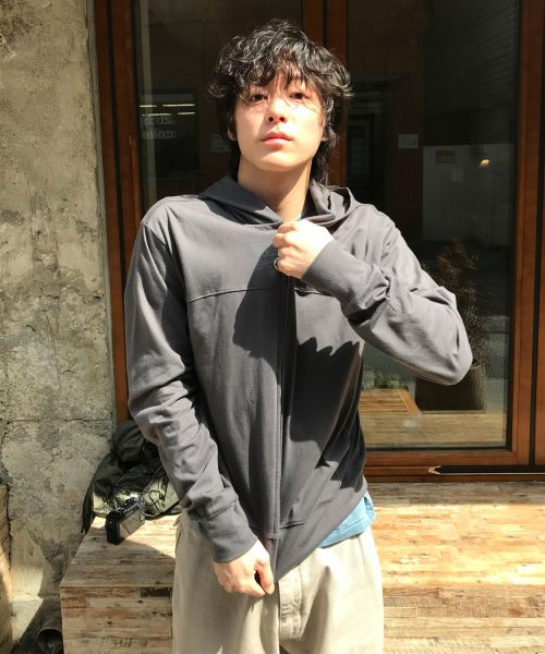 Order LEIRE Slim Fit Hoodie Ringan dengan Resleting [Abu-abu Tua] L26SPOU00102