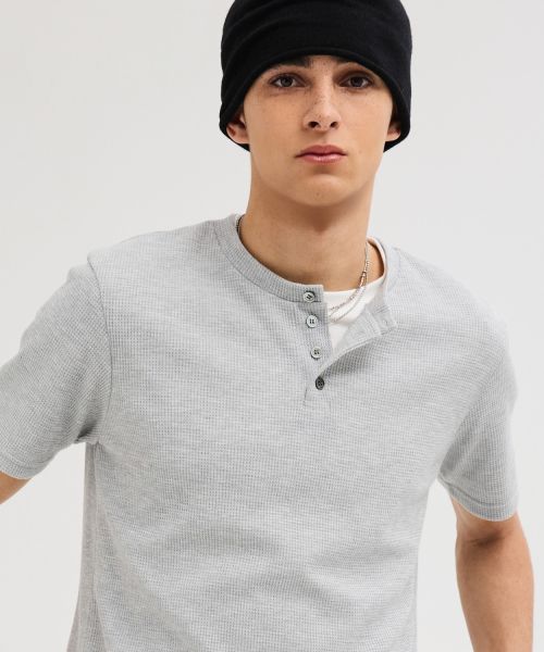 Order LEIRE Waffle Henley Neck Semi Crop T-Shirt [Gray] L26SMTS01402