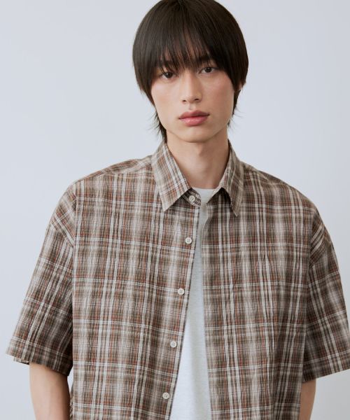 Purchase LEIRE Wrinkle Seersucker Check Short Sleeve Shirt [Khaki] L25SMSH00202