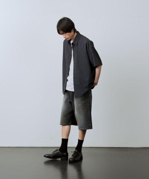 Details for LEIRE Wrinkle Seersucker Checkered Short Sleeve Shirt [Charcoal] L25SMSH00201