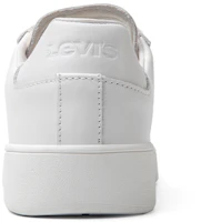 Shop Levis 經典簡約休閒板鞋 白色