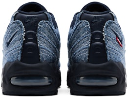 Levi's x Nike Air Max 95 OG 'Obsidian' Sepatu Sneakers HM4743-400 Details for Levi's x Nike Air Max 95 OG 'Obsidian' Sepatu Sneakers HM4743-400