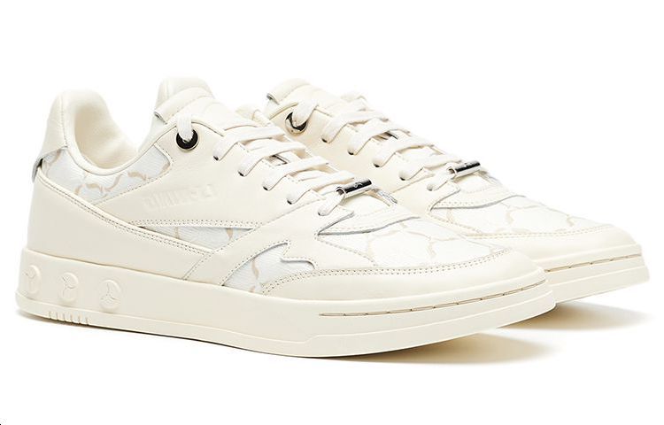 Shop 李宁1990時尚休閒復古低幫板鞋男款淡黃