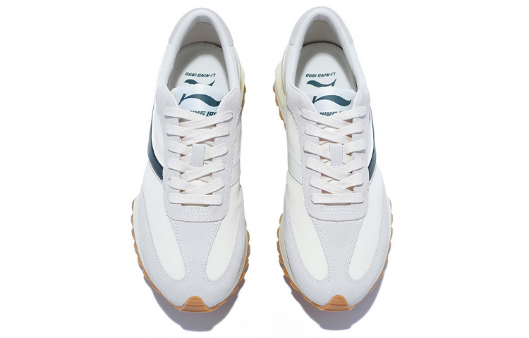 Lookbook 李寧 1990 'Zheng Rong レトロジョガー ホワイトパイン ダークグリーン' ALJT041-2 ALJT041-2