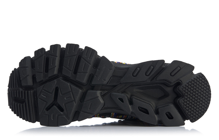 Shop 李宁 ACE 黑色跑鞋 ARZP007-10