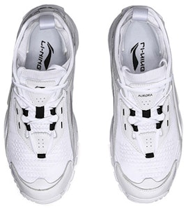 LiNing李寧 極光天行 防滑耐磨 低筒 運動休閒鞋 男款 純白 Lookbook LiNing李寧 極光天行 防滑耐磨 低筒 運動休閒鞋 男款 純白