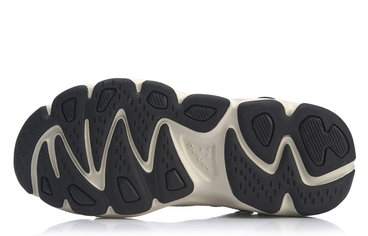 Shop 李宁蝴蝶轻便中帮“黑白” AGLP069-2