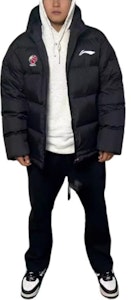 リーニン CBAシリーズ ブラックショートフード付きダウンジャケット スポーツウェア AYMT329-1 Shop リーニン CBAシリーズ ブラックショートフード付きダウンジャケット スポーツウェア AYMT329-1
