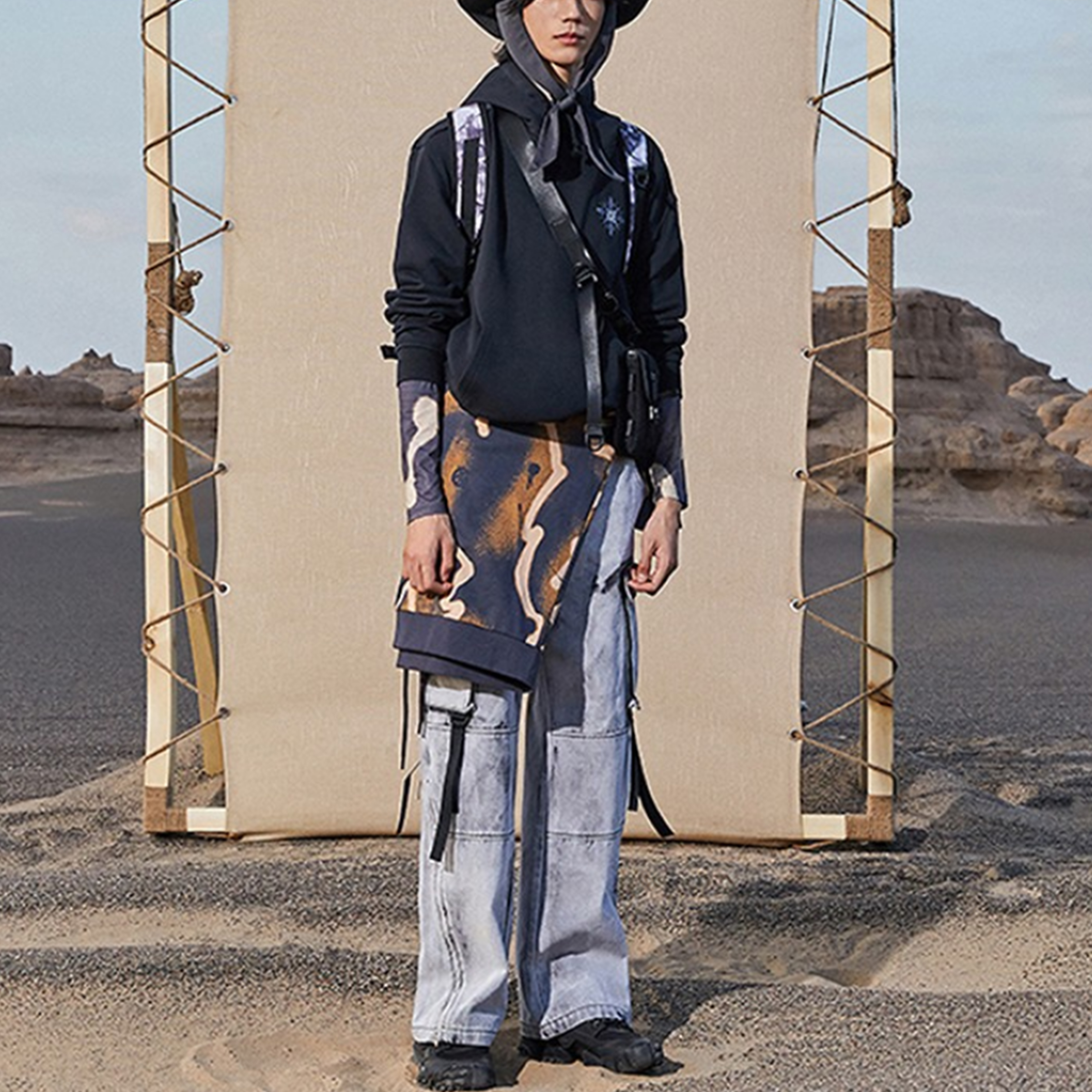 Shop Li-Ning CF Sudadera Deportiva Casual con Capucha Negra AWDQC51-3