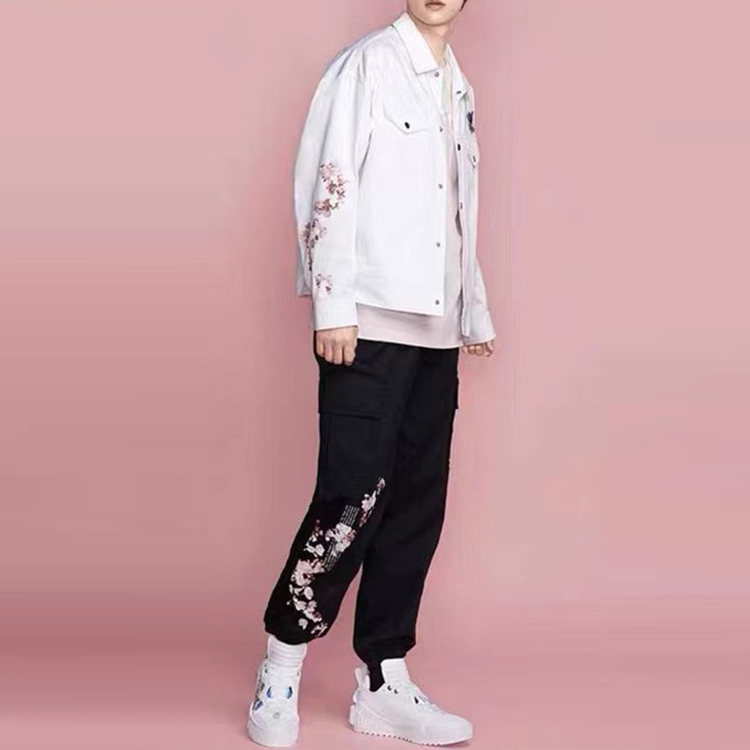 Shop 李寧中國櫻花系列花卉印花運動外套白色 AFDR426-1