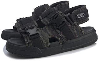 李宁 Coca 涼鞋 黑色 男女同款 Lookbook 李宁 Coca 涼鞋 黑色 男女同款