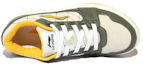 Shop Li-Ning Comfort Low-Top 'Putih Hijau Kuning' Sneakers ALCF139-2