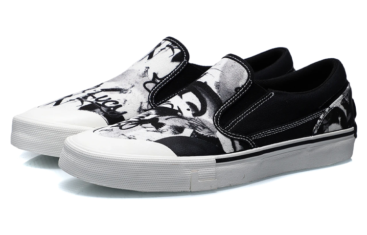 Lookbook LiNing李寧 迪士尼聯名 SLIP-ON 防滑耐磨休閒板鞋 白黑